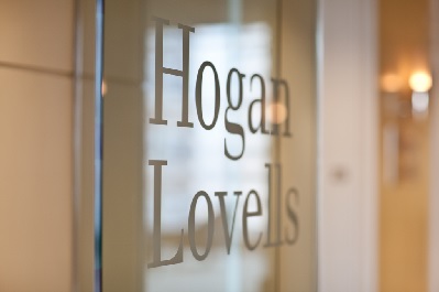 HOGAN PROMUOVE TRE OF COUNSEL IN ITALIA