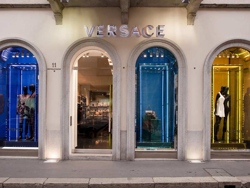 Soprano direttore affari legali di Versace